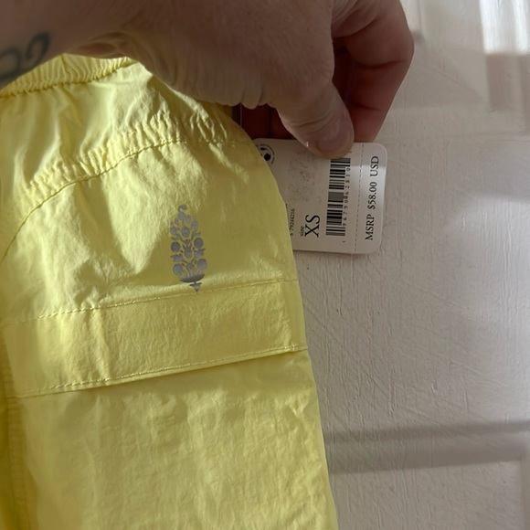 FP Movement by FREE PEOPLE In The Wild Shorts: YELLOW: NEW WITH TAGS: SIZE XS - Picture 2 of 4